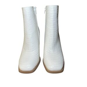 Altar’d State White Faux Croc-skin Ankle Boots Retro Block Heel Size 7.5